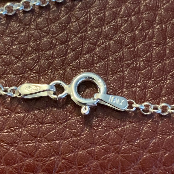 “MOM” Sterling Silver .925 Pendant On 16” Chain, New - Picture 2 of 4